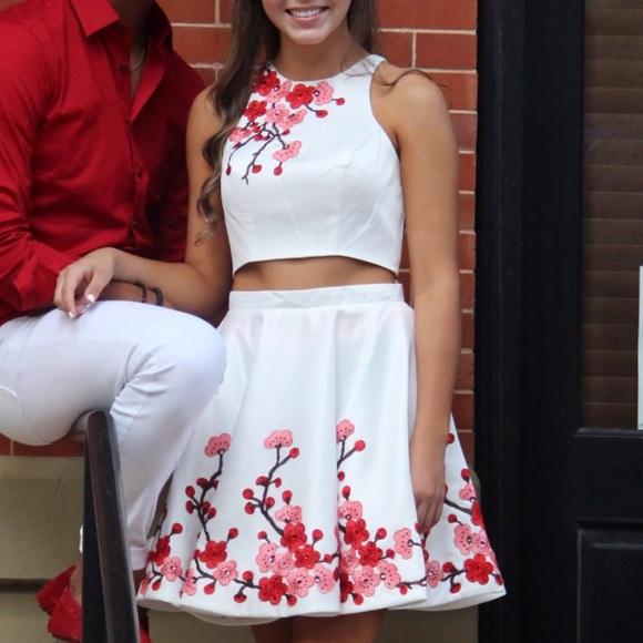 Dress - Picture 2 of 5